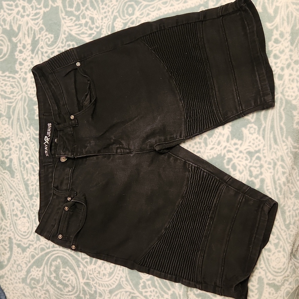 Size 32 mens XRay Jeans shorts